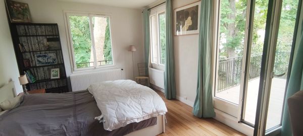 Appartement complet dans maison en pleine verdure au cœur d'une ville-parc unique à l'ouest de Paris