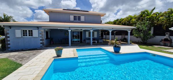 Superbe maison avec piscine dans un lotissement sécurisé avec vue mer