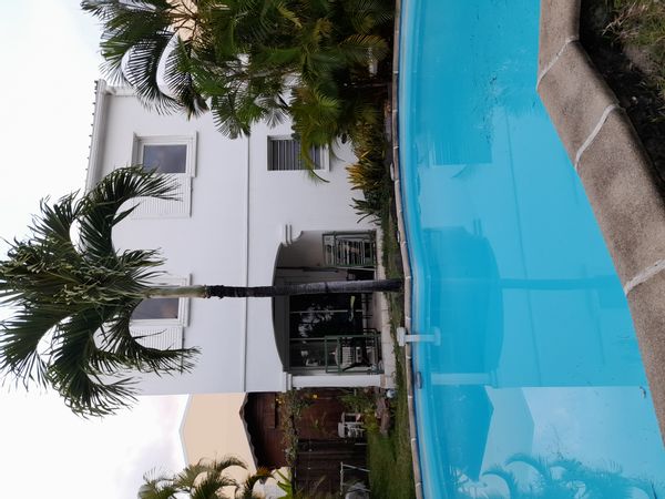 chalet classe independant entre mer et montagne avec acces  piscine