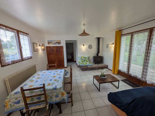 Ecrin de verdure, promenades à pied, chateaux viticoles,  Bordeaux à 30 mn, Arcachon à 50 mn.
