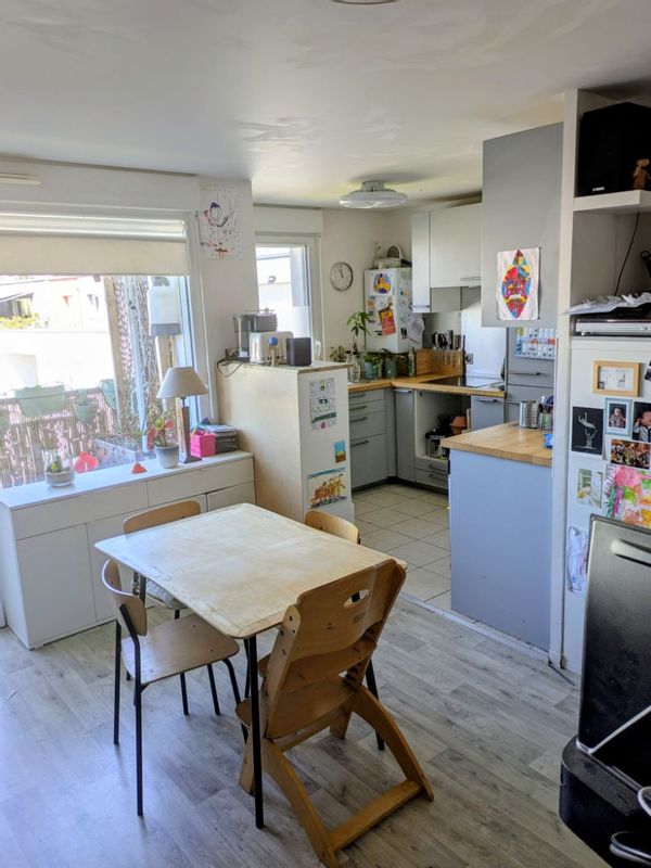 Duplex PMR de 80m² à Tours : 2 terrasses, sécurisé, calme, parking, parfait en famille ou à vélo !
