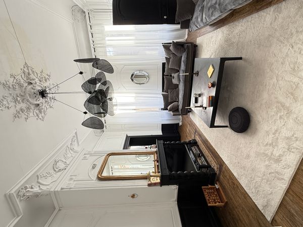 Appartement splendide du 18 e à proximité de la cathédrale qui offre un charme hors du temps