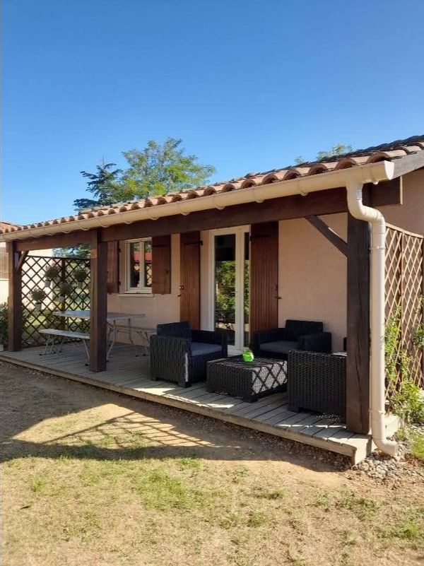 Logement en Ardèche avec piscine