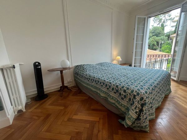 Superbe chambre lumineuse et comfortable, au coeur d'un quartier dynamique et central de Nice