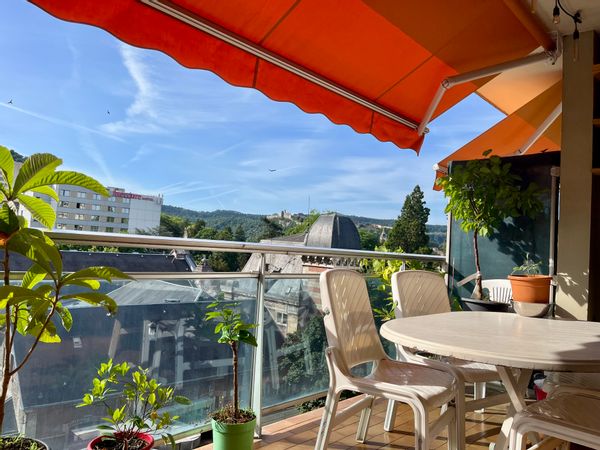 Vue sur la Citadelle depuis la terrasse et sur les collines environnantes !