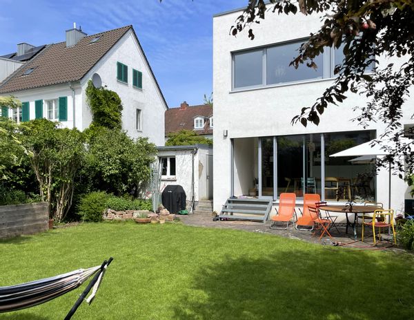 Belle Maison Familiale Idéalement Située à Karlsruhe, aux Portes de la Forêt-Noire