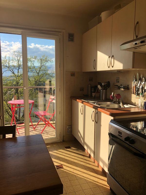 Grand Appartement Lumineux avec Balcons et  Vues  Montagne
