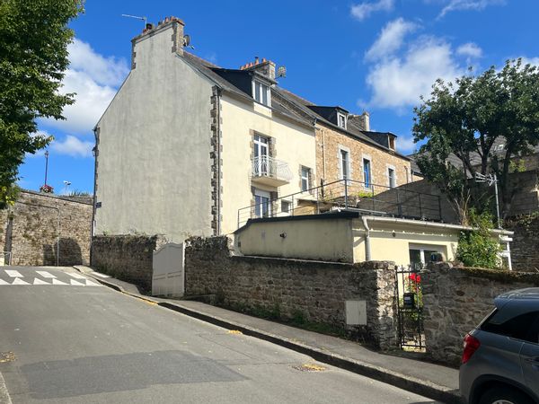 La maison de Nicolas Grande maison de ville à 2 pas de toutes les commodités