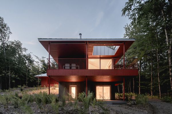 STUDIO  à Sutton en pleine nature au coeur d'une propriété privée de 6 acres et 3 ruisseaux.