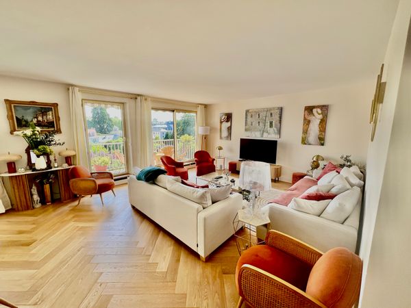 Appartement de 125 m2, 3 grandes chambres lits double, 2 balcons