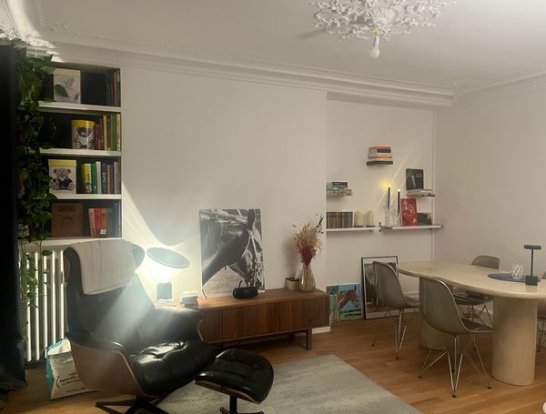 Superbe emplacement Appartement de charme type haussmannien 1 place de parking au cœur de Paris