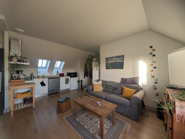 Appartement renové et charmant en plein centre. Fonctionnel, agréable avec lumière traversante !