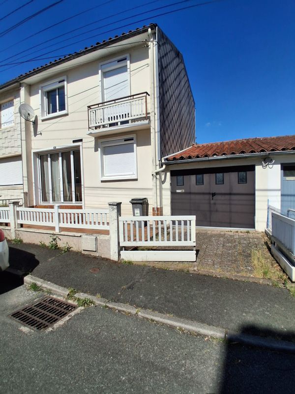 La maison de Frédéric est sympa et se trouve à la roche sur Yon.