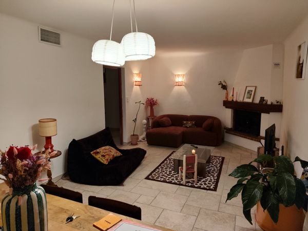 La maison centre ville, quartier calme, jardin privé, proche à pied de toute commodités.