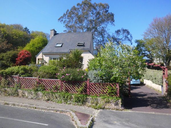 La chambre chez l'habitant avec salle d'eau privative.