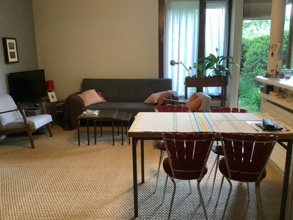 La maison de Elisabeth Appartement situé au rez de chaussée d’une résidence très verdoyante.