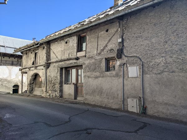 la maison de JE, Léa et Maya