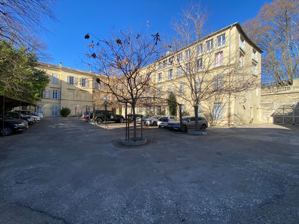 Appartement atypique en duplex au cœur de l'intra-muros à Avignon