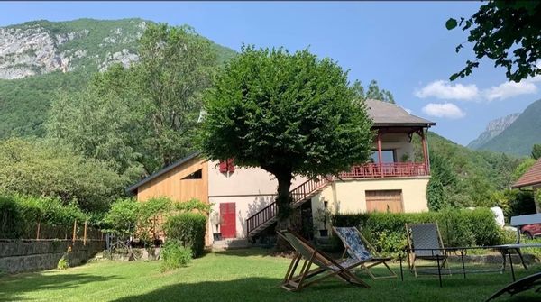 La maison de Claire-Lise et David - à 300m du lac, Menthon-Saint-Bernard (74)
