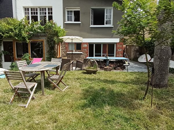 Appartement indépendant en bas de ma maison située à 250 mètres de la plage du Sillon et commerces