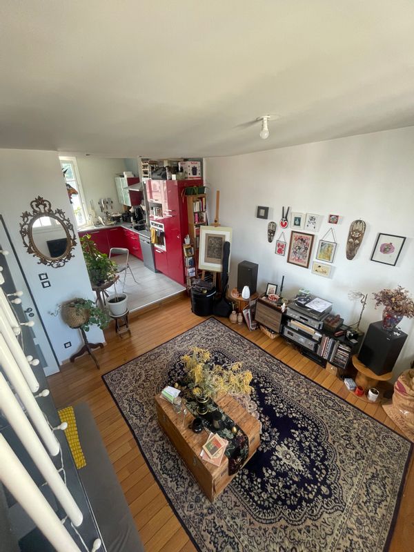 Joli duplex dans un quartier calme de Rennes, lumineux, avec un jardin privé dans l'immeuble.