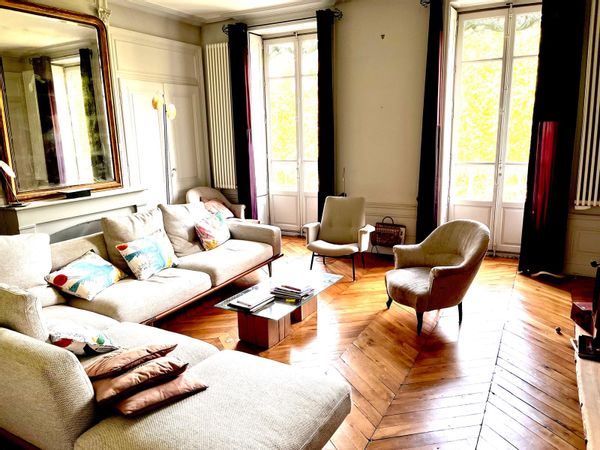 L’appartement d’Hélène et Stéphane est situé sur le quai de Saône dans le quartier d’Ainay.