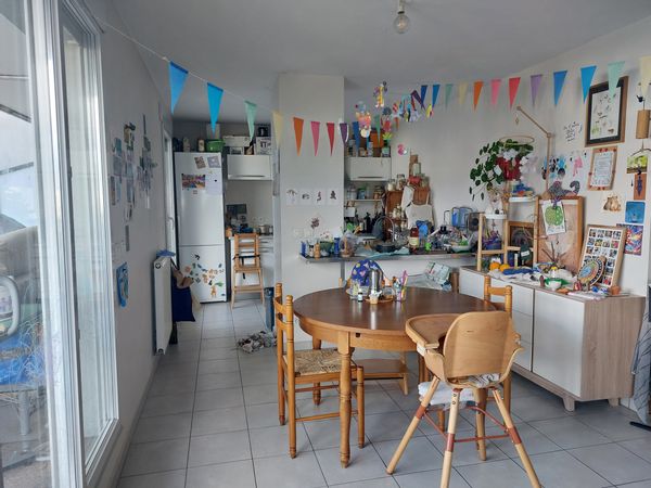 Appartement lumineux T3 avec terrasse spacieuse et vue sur Belledonne