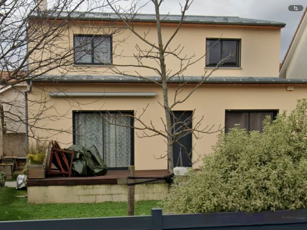 La maison de Vincent Maison située à 15 minutes à pieds du RER A Le Vésinet-Le Pecq.