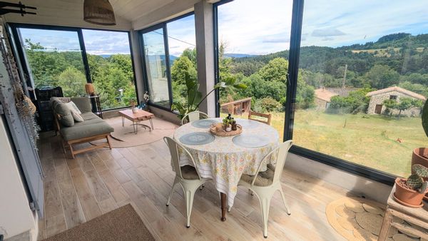 Maison moderne et lumineuse au cœur de l’Ardèche verte