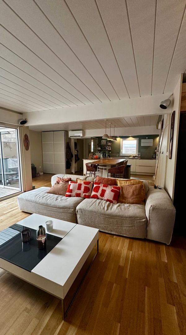 Duplex au calme dans une petite résidence. En 2 minutes sur les quais de la Garonne. Parking privé