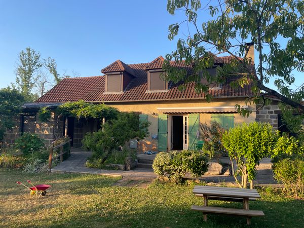 Les hauts de Malemort Une maison pour recevoir tournée vers l’extérieur
