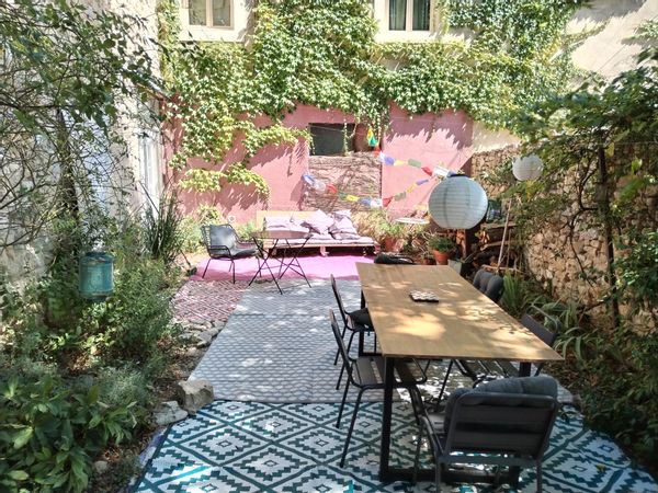 La maison de Violaine Ancienne bergerie, avec grande terrasse et jardin
