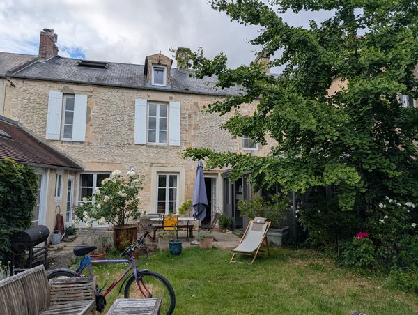 La maison de Caroline  la campagne à la ville ! jolie maison ancienne avec jardin de 400m plein sud