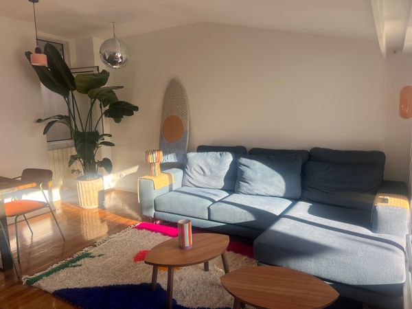 Appartement lumineux et coloré avec une large terrasse donnant sur Lisbonne