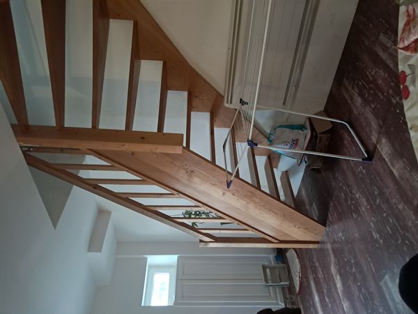 La maison de Nathalie est un home de paix, région très belle,voisinage non bruyant,  parking facile
