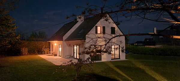 300m de la plage, maison de vacances jusqu’à 6 personnes. Lumineuse avec terrasse et jardin clos.