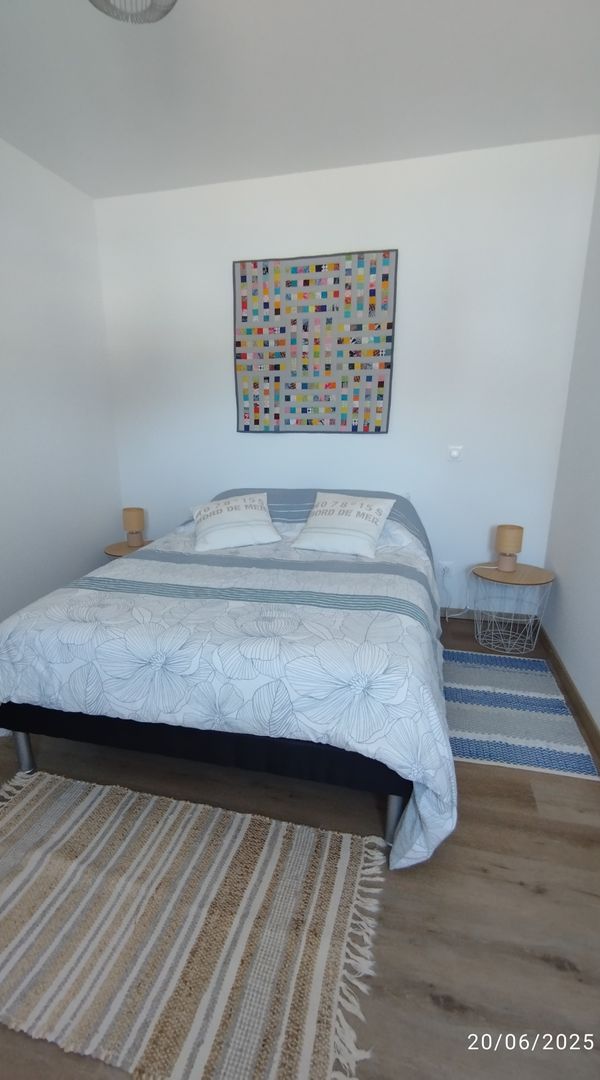 La chambre privée de Sylvie Maison de ville dans le quartier des Arènes au calme Accueil Chaleureux