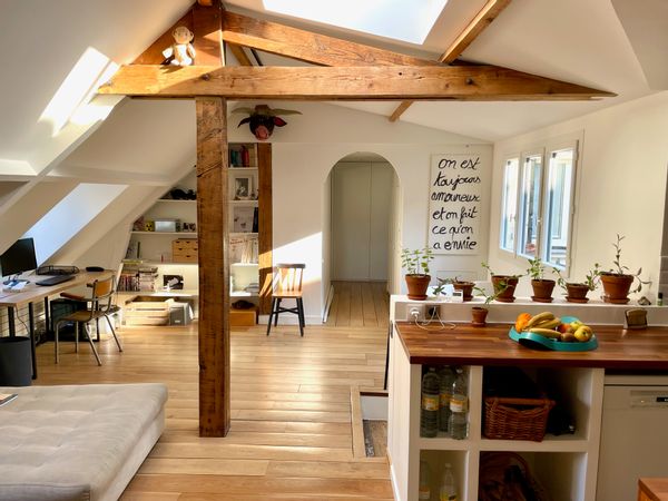 Petite maison sous les toits, au coeur de Paris