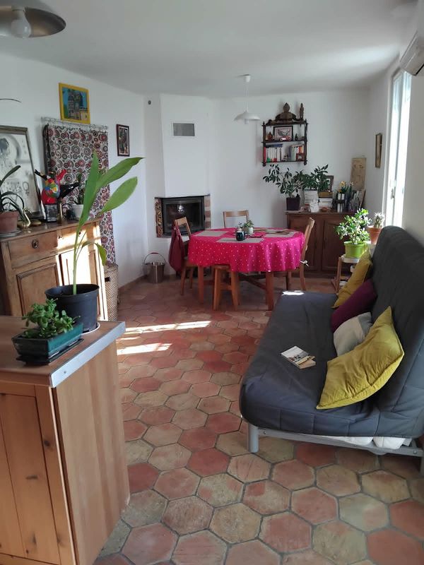 La maison de CHRISTELLE ET RAYNALD, un cocon perché dans un charmant et paisible village provençal