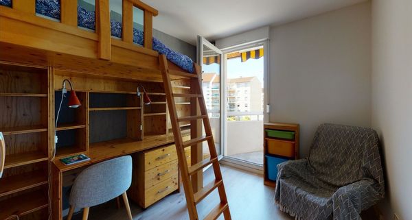 Appartement 2 chambres au cœur de Lyon, avec accessoires.