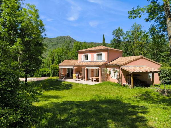 Belle villa familiale, Cœur Vallée de la Drôme, Écrin de verdure (6000m²) , Accès rivière 150m