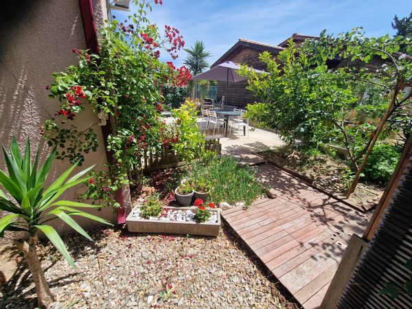 quartier calme moins de 15 min de Narbonne, les plages, canal du midi, les grands buffets...