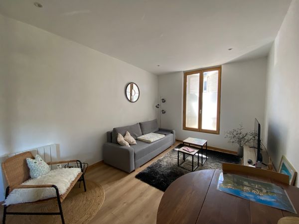 Chez Isabelle et ses filles : logement lumineux avec vue sur la vieille ville.