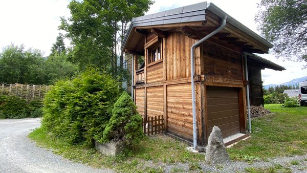 Chalet en bois au pied du Mont Blanc pour les amoureux de la montagne et du plein air.