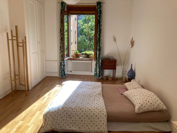 Peaceful & Charming City‑Center Apartment Near the Riverside