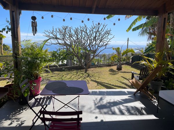 Petite maison St Leu avec vue exceptionnelle sur la mer