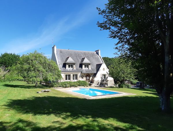 grande maison familiale pour 12 personnes, à 1,5 km de la mer, piscine