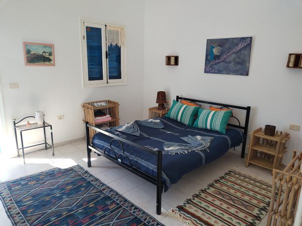 Nichée à Temlel, près de Midoun à Djerba, Dar Cally est une maison d’artiste où se trouve la paix