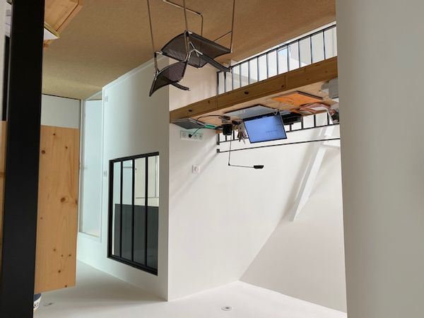 L'appartement de Bertrand est un duplex traversant, spacieux et lumineux, au cœur de la ville !
