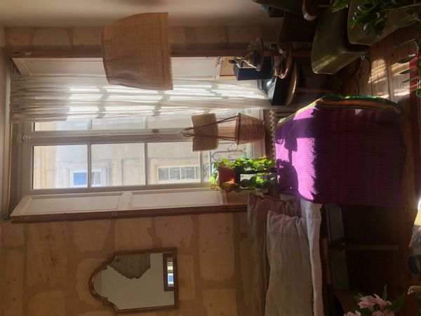 Bienvenue dans cet appartement de 50m², idéalement situé, très lumineux et paisible.